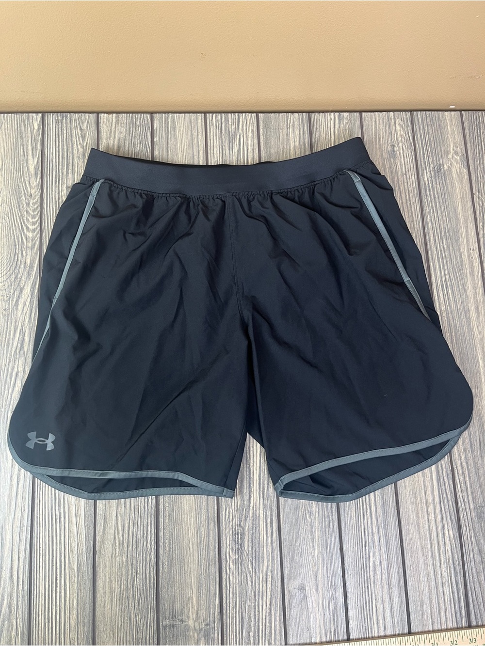 Under Armour Black Men's Athletic Running Shorts XL
